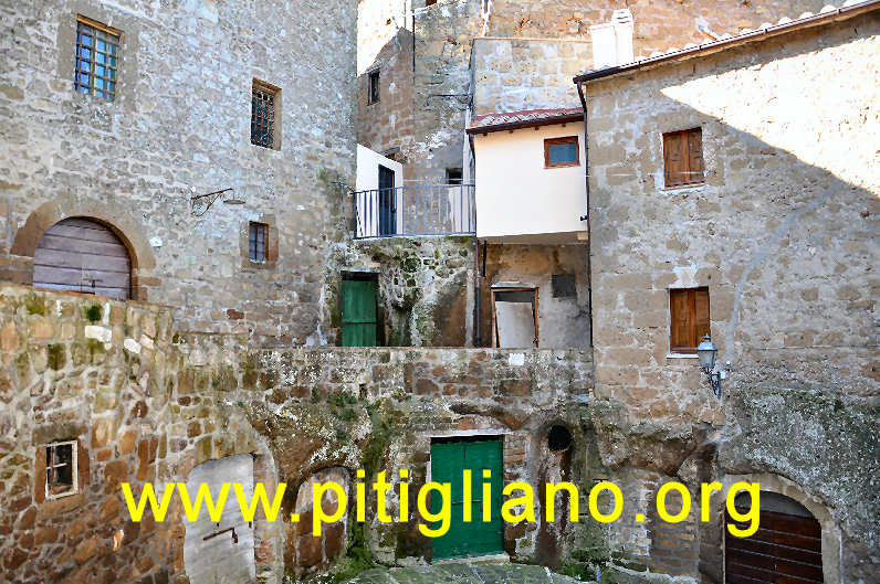 l'antica Porta di Sovana